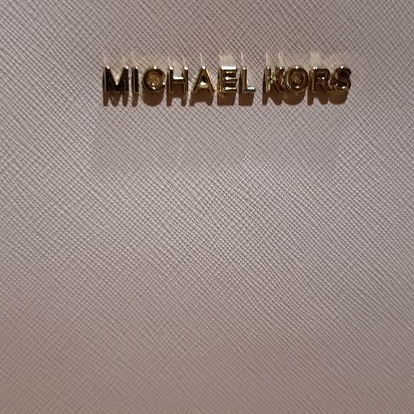 NWT Michael Kors Selma messenger - Picture 2 of 7